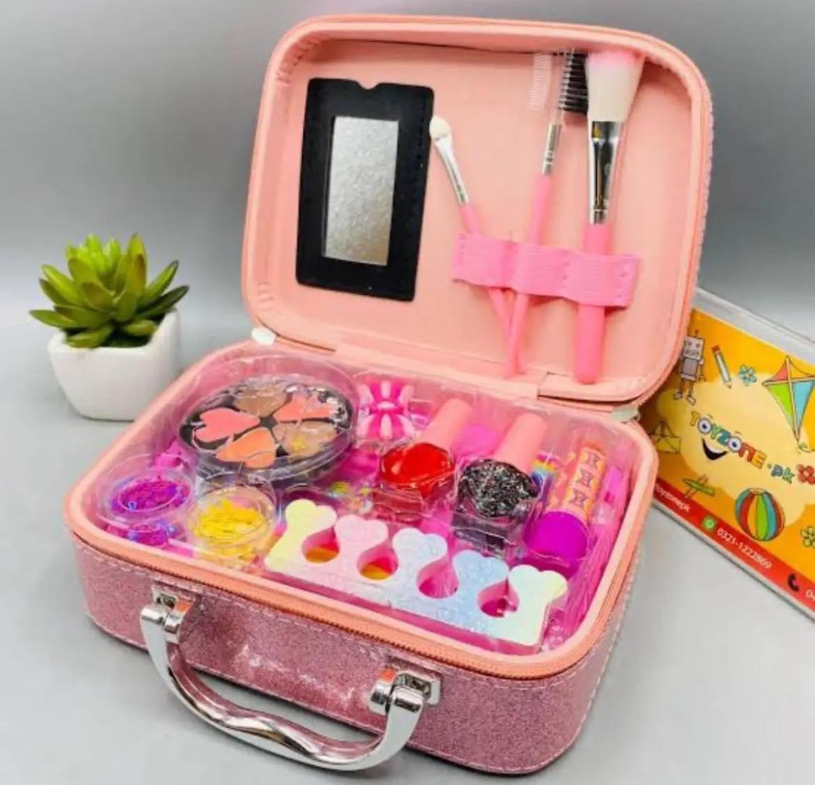 Make kit for kids Pretend Play Make up set safety Cosmetic kit Toy for Girls. Makeup kit toy for Girls.