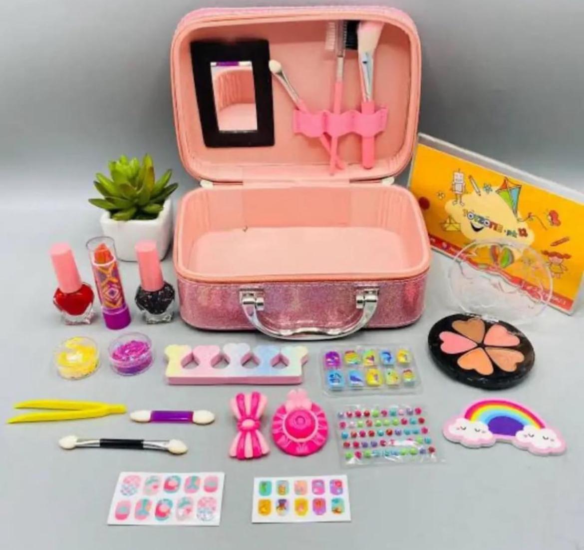 Make kit for kids Pretend Play Make up set safety Cosmetic kit Toy for Girls. Makeup kit toy for Girls.